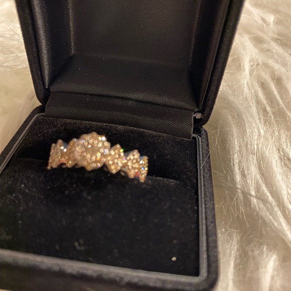 Tiara ring sold - Picture 10 of 14